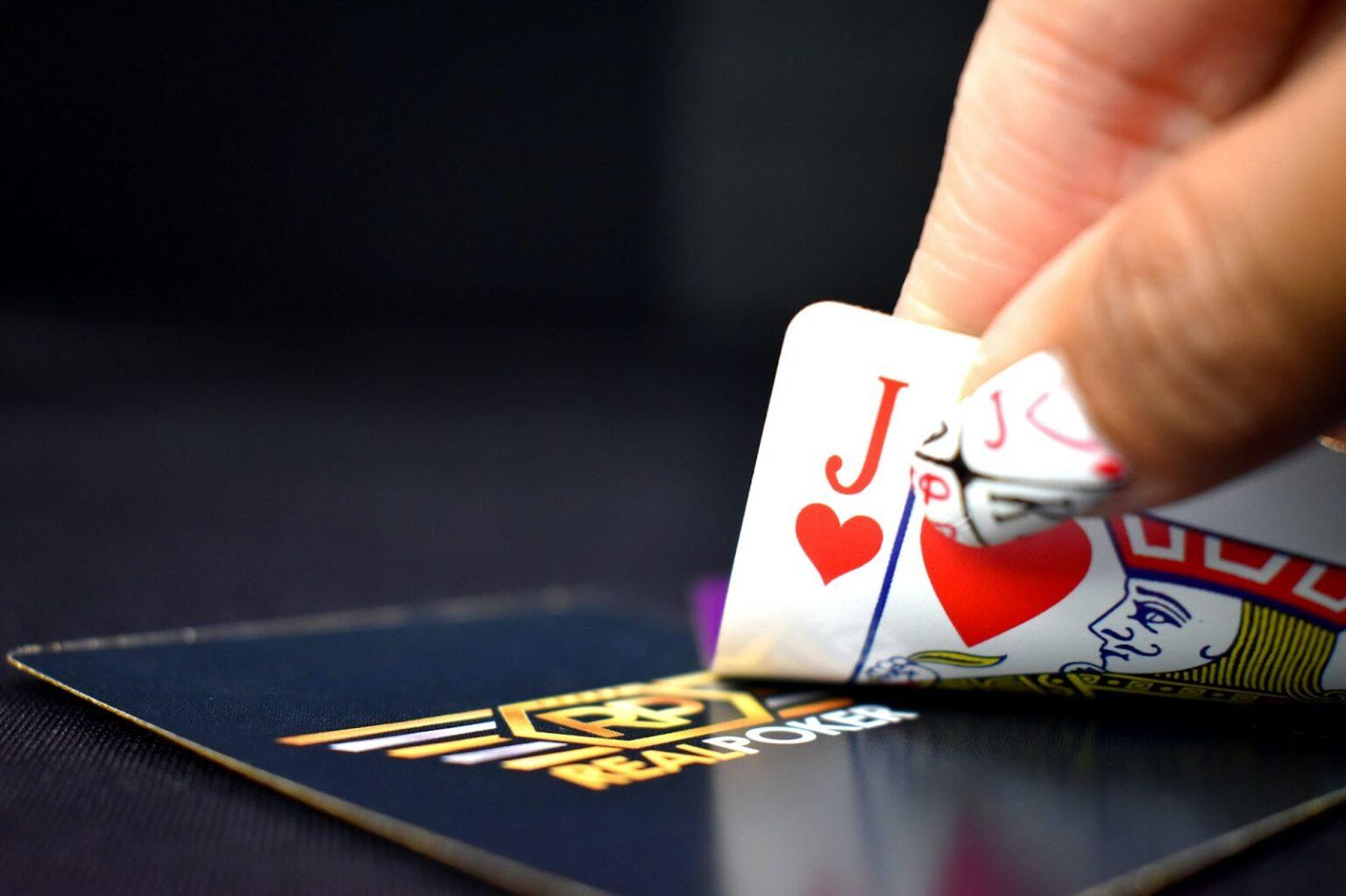 Khám phá judi poker uang asli uy tín và bí quyết chiến thắng judi poker uang asli trực tuyến